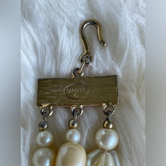 Vintage Multistrand Carolee Faux Pearl and Gold Tone Necklace - Picture 3 of 8